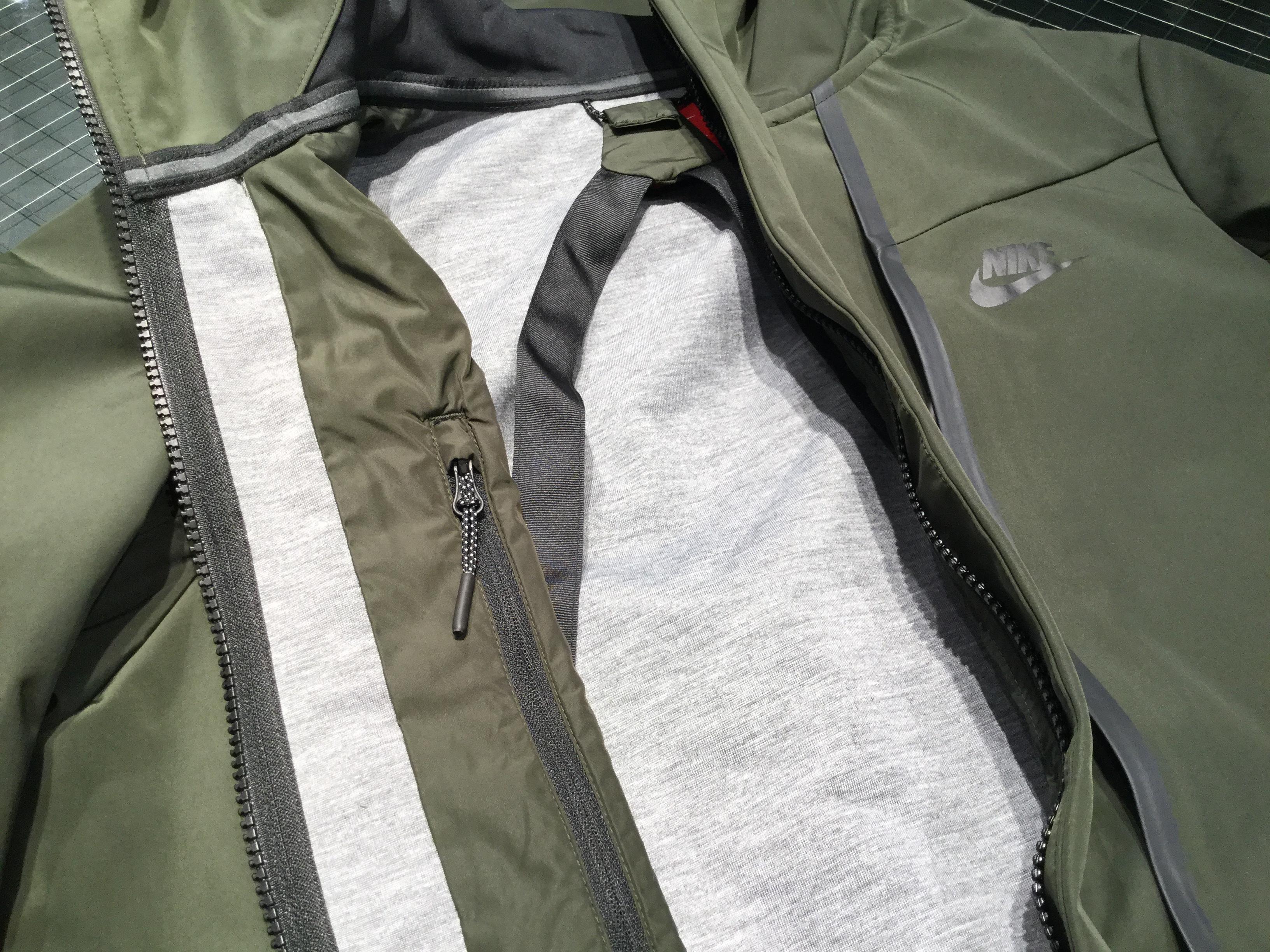 た*し様 Nike Shield Tech Pack ライトグレー ジャケット た*し様 Nike Shield Tech Pack ライトグレー ジャケット